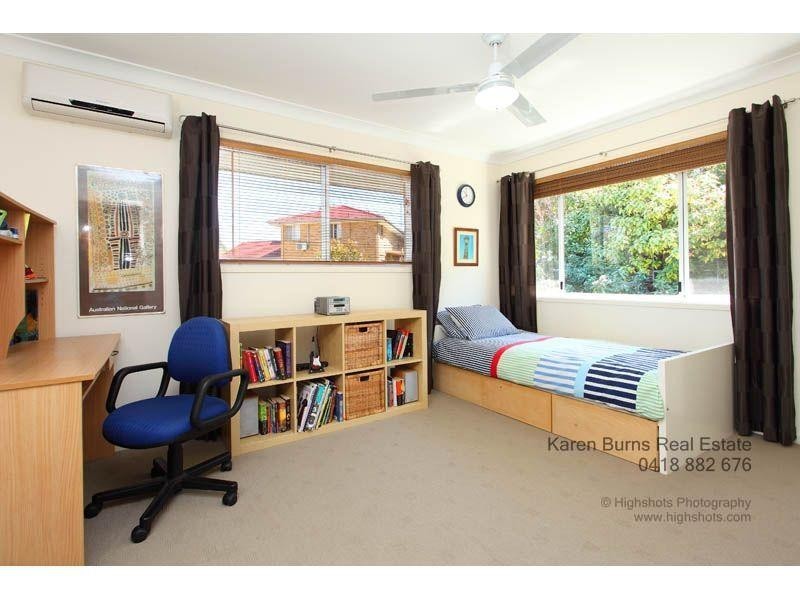 4 Ringway Place, Chapel Hill QLD 4069