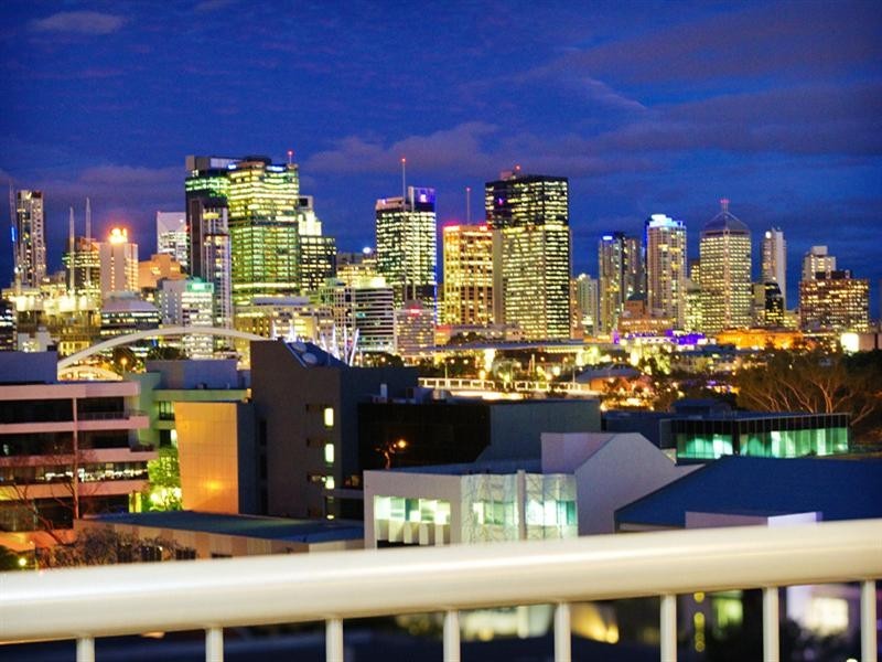 1083/18 Manning Street, Milton QLD 4064