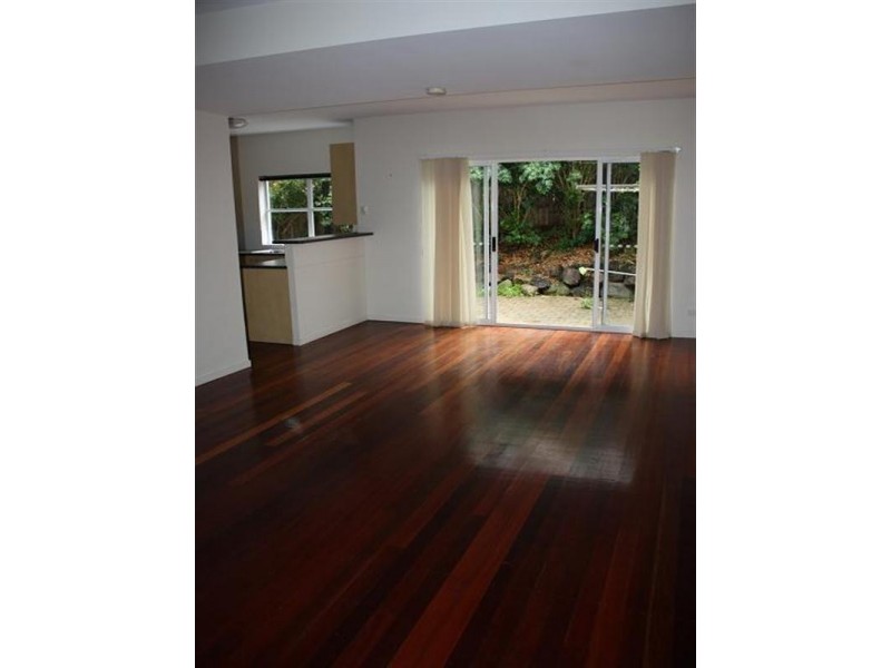 2/116 Gailey Road, St Lucia QLD 4067