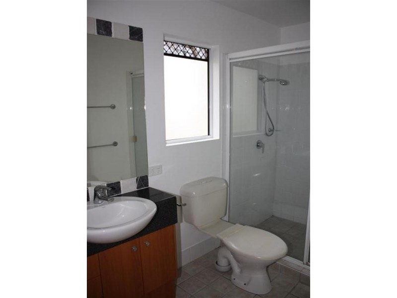 2/116 Gailey Road, St Lucia QLD 4067