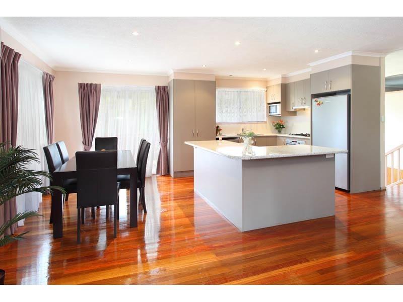 7 Rowena Street, Kenmore QLD 4069