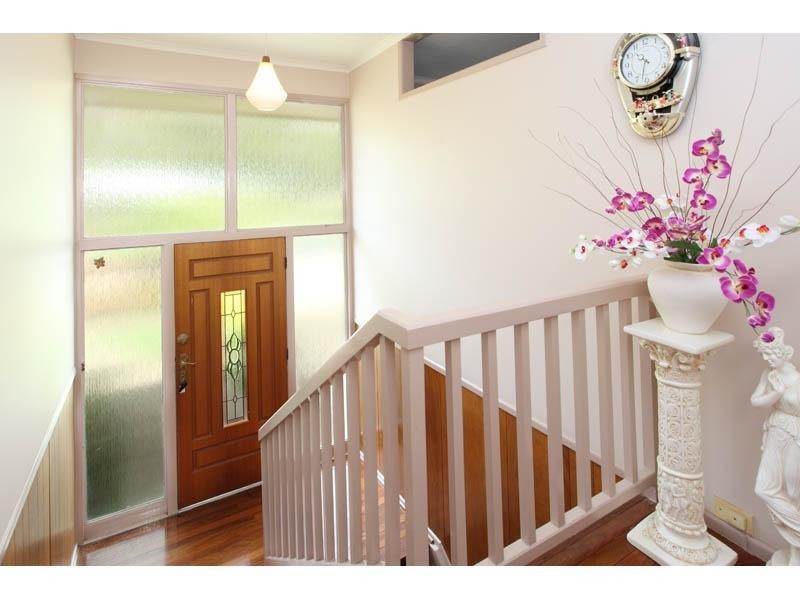 7 Rowena Street, Kenmore QLD 4069