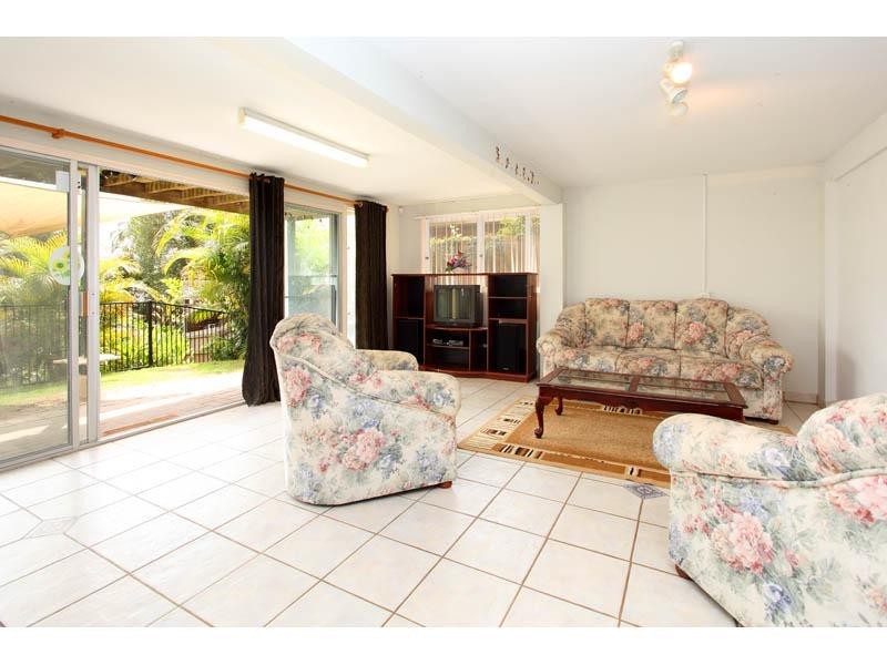 7 Rowena Street, Kenmore QLD 4069