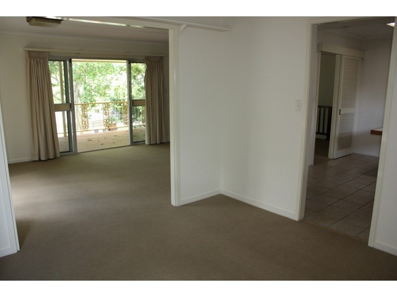 20 Leander Street, Chapel Hill QLD 4069