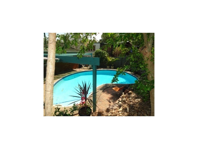 3 Larool Street, Kenmore QLD 4069