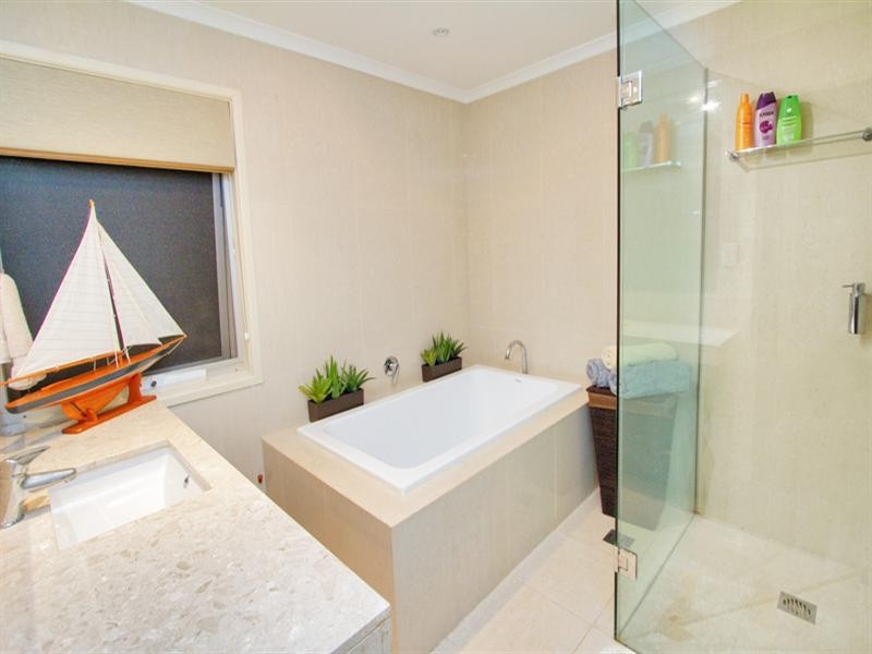 42 Kathleen Street, Corinda QLD 4075