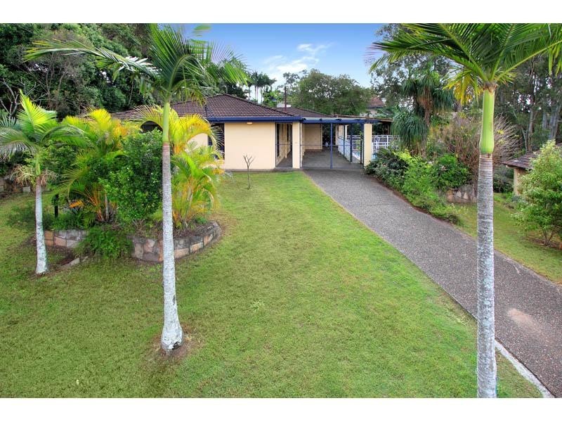 15 Ootana Street, Chapel Hill QLD 4069