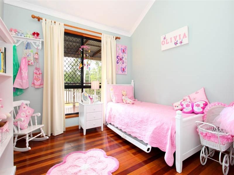 56 Burns Parade, Chapel Hill QLD 4069