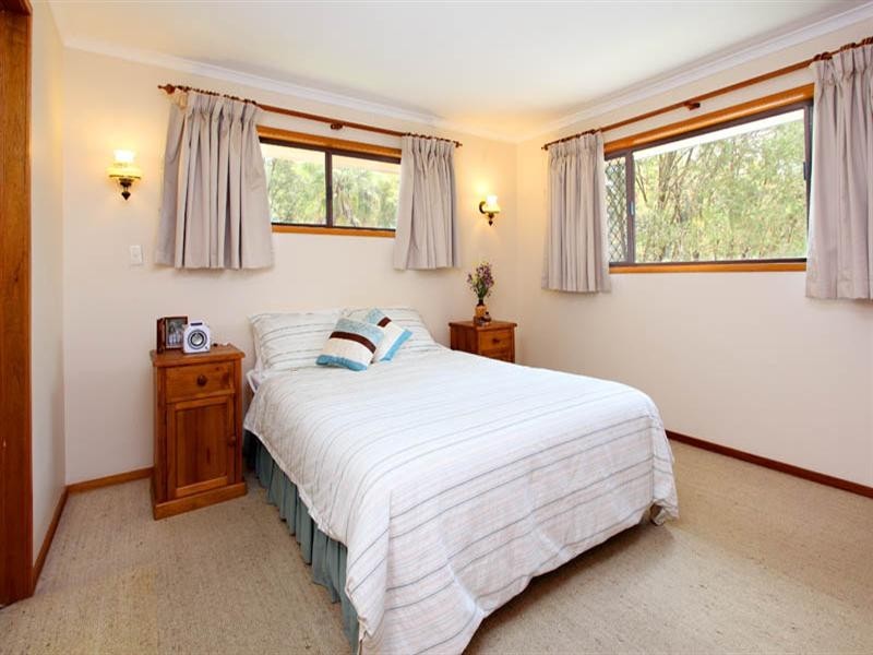 42 Halimah Street, Chapel Hill QLD 4069