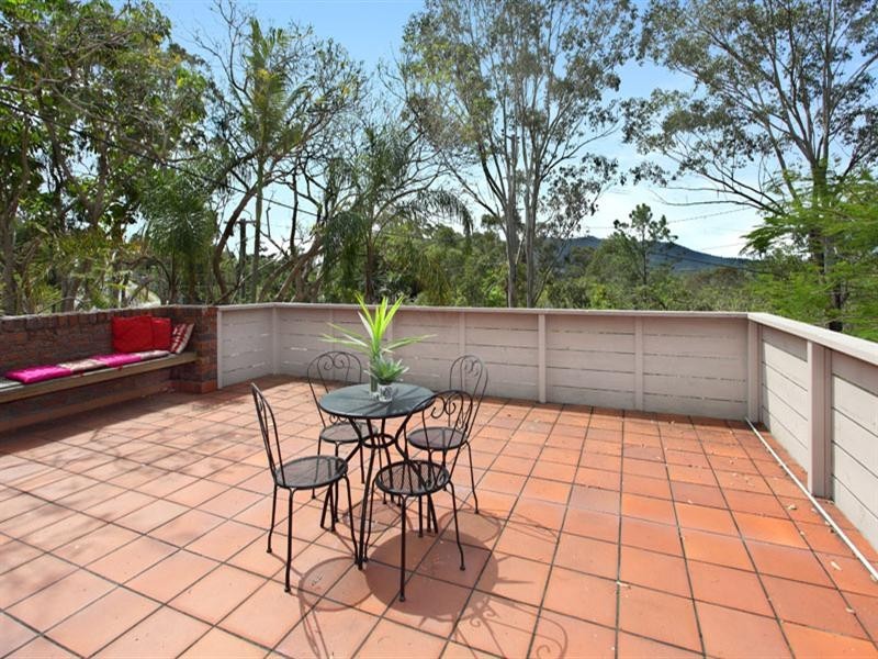 48 Cedarleigh Road, Kenmore QLD 4069