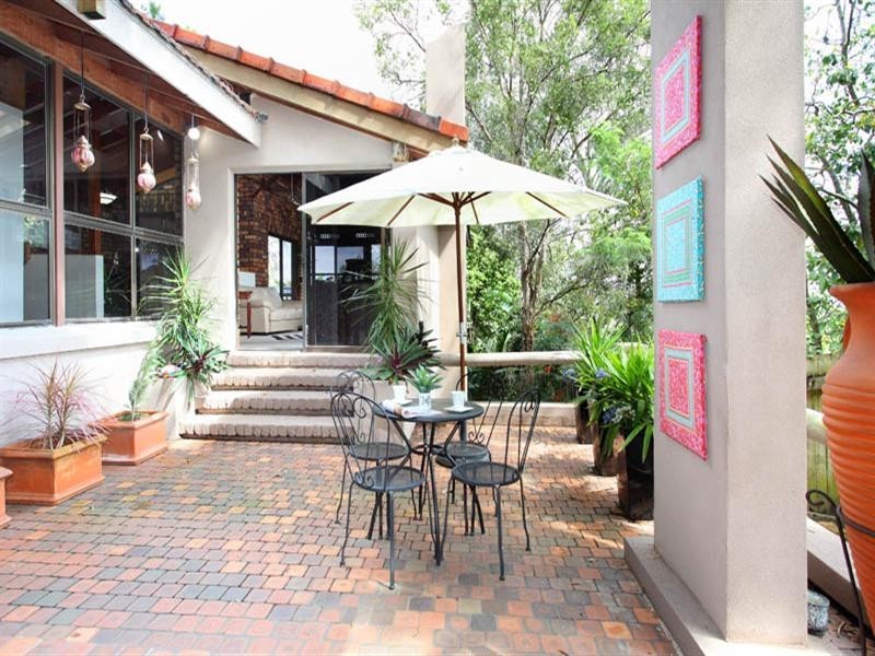 48 Cedarleigh Road, Kenmore QLD 4069