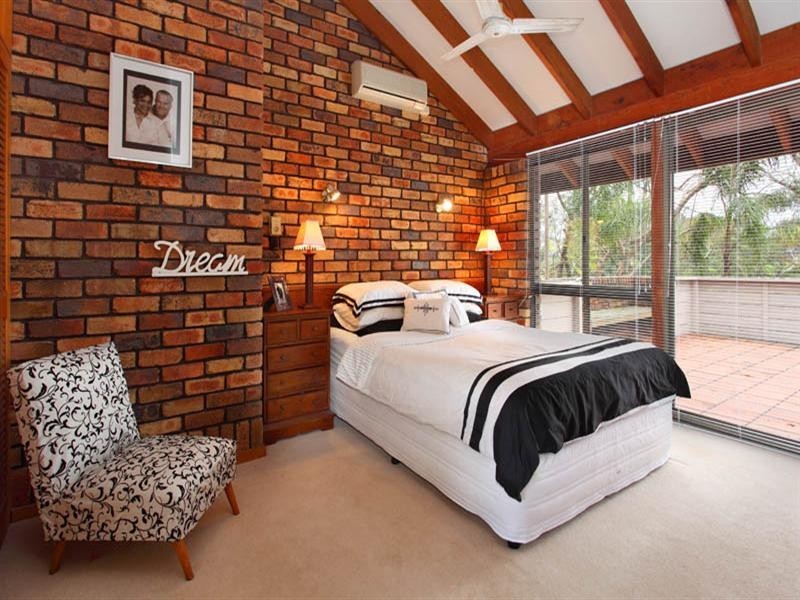 48 Cedarleigh Road, Kenmore QLD 4069