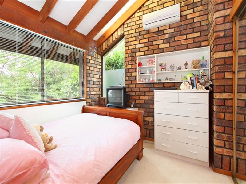 48 Cedarleigh Road, Kenmore QLD 4069