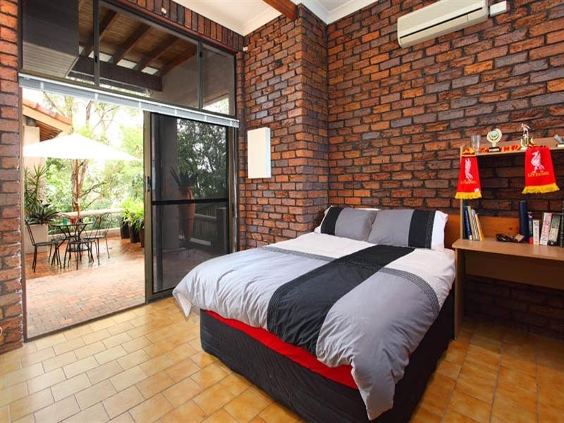 48 Cedarleigh Road, Kenmore QLD 4069