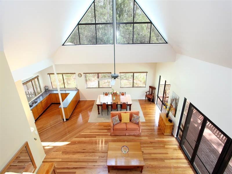 23 Hillcrest Place, Kenmore Hills QLD 4069