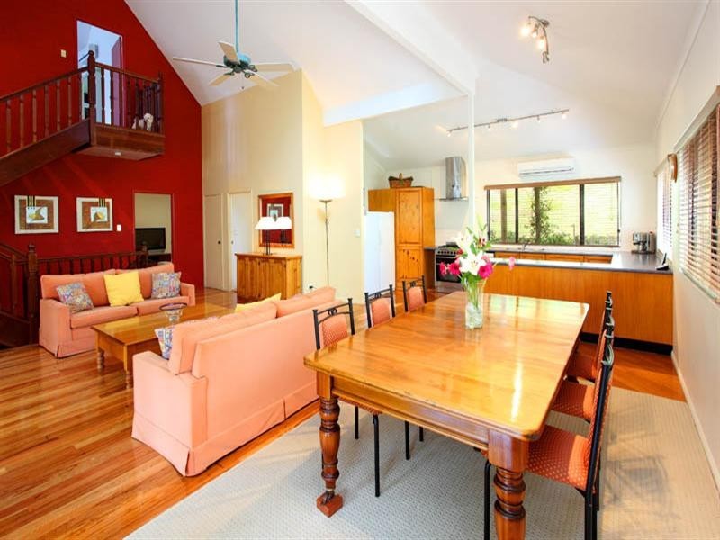 23 Hillcrest Place, Kenmore Hills QLD 4069