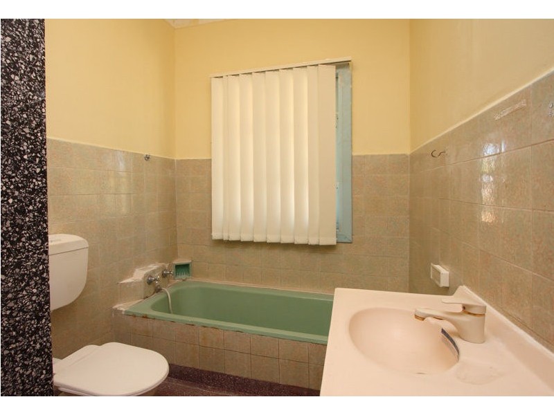 22 Largs Road, Darra QLD 4076