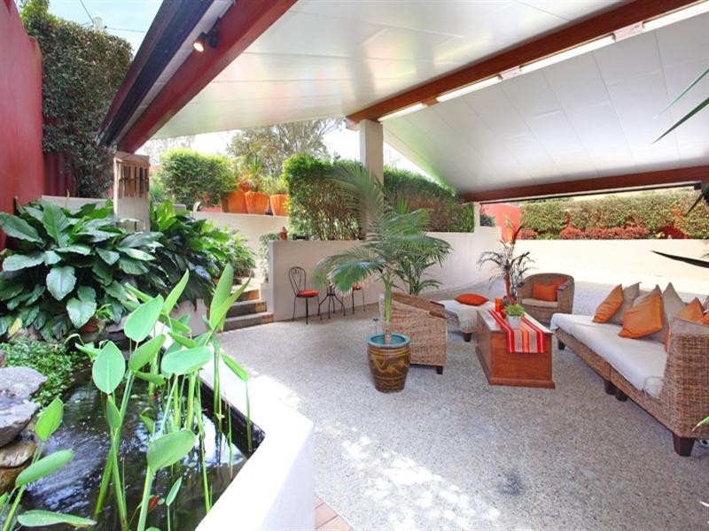 14 Chapel Hill Road, Chapel Hill QLD 4069