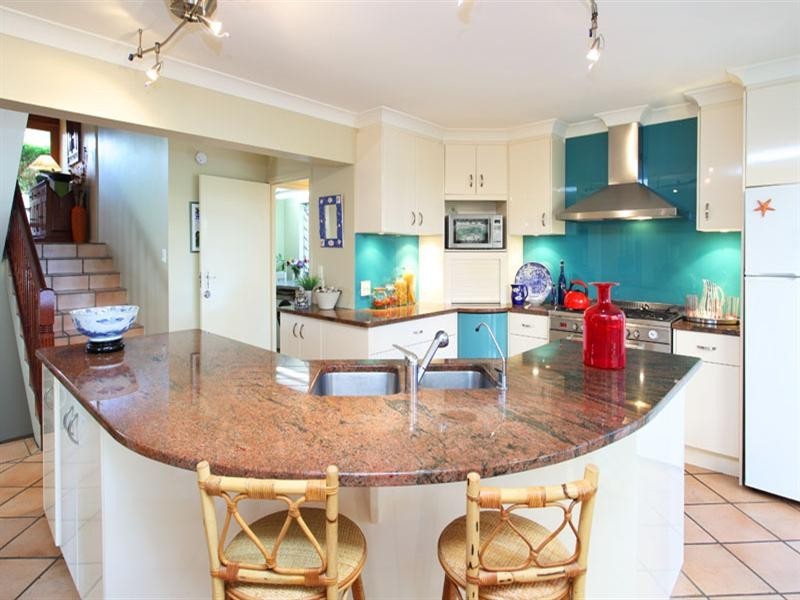 14 Chapel Hill Road, Chapel Hill QLD 4069