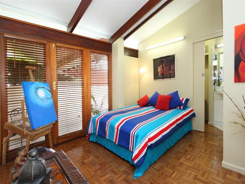 14 Chapel Hill Road, Chapel Hill QLD 4069