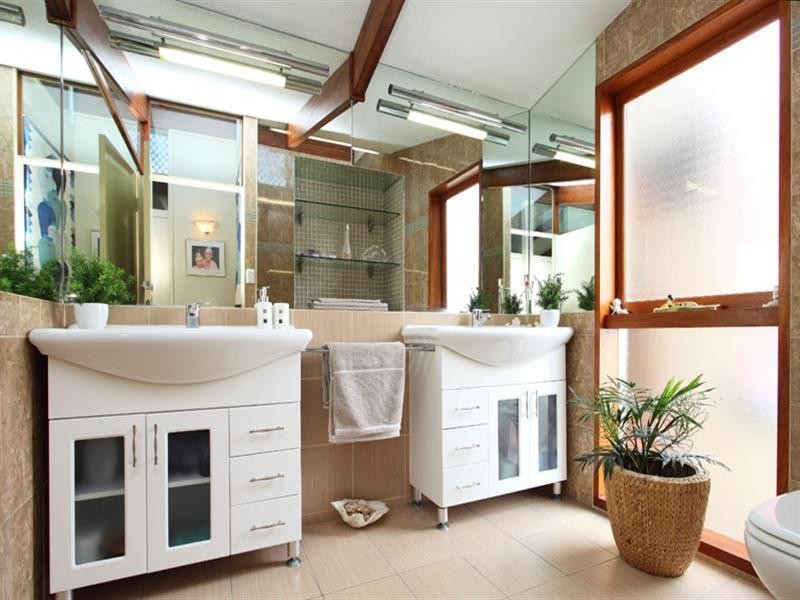 14 Chapel Hill Road, Chapel Hill QLD 4069