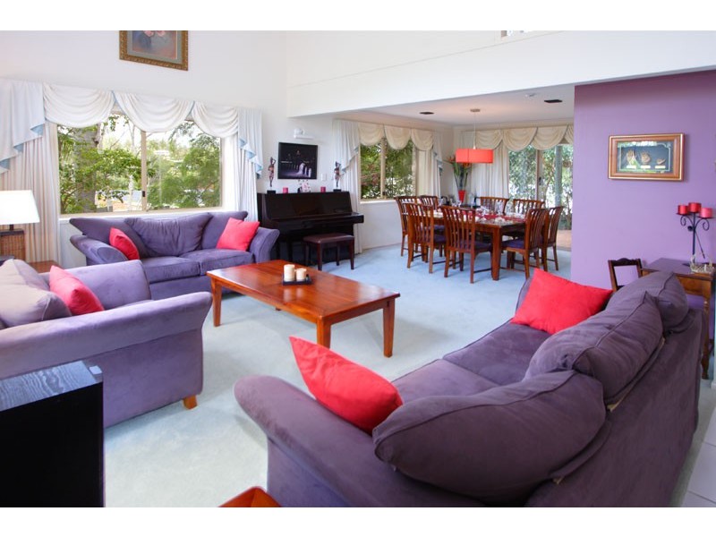 4 Accrington Place, Chapel Hill QLD 4069