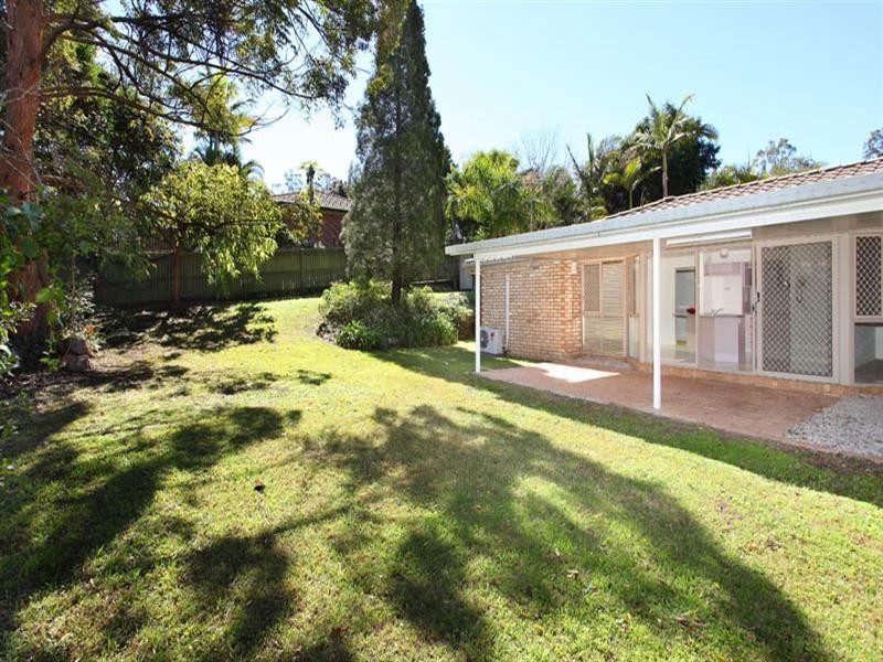 6 Castlewood Close, Kenmore Hills QLD 4069