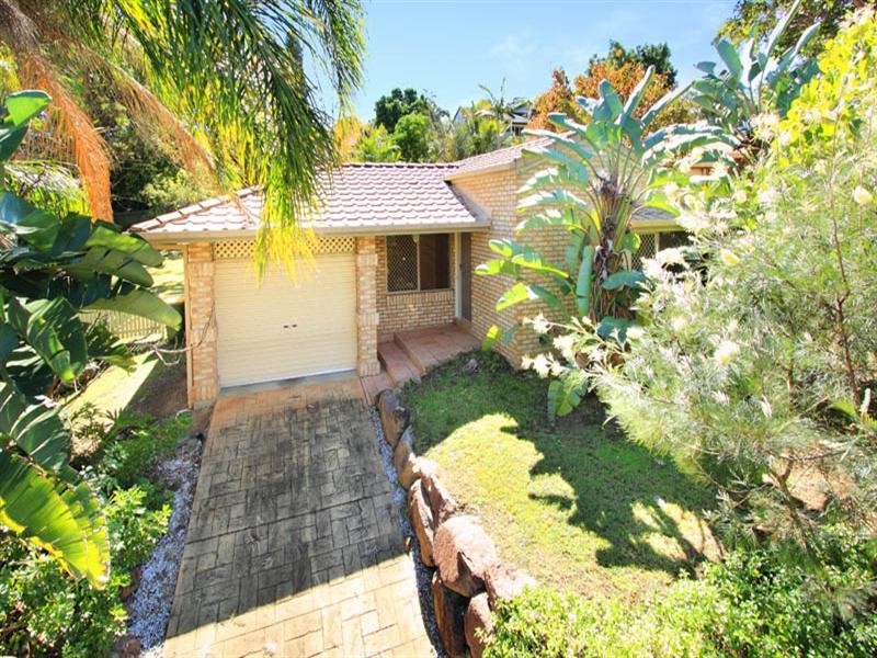 6 Castlewood Close, Kenmore Hills QLD 4069