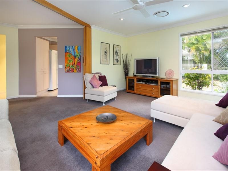 2 Ringway Place, Chapel Hill QLD 4069