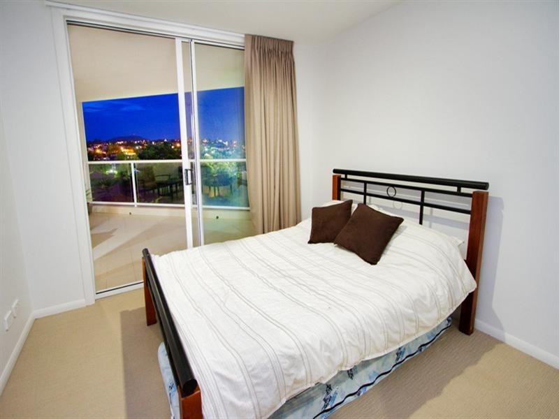 11/53 Dunmore Terrace, Auchenflower QLD 4066