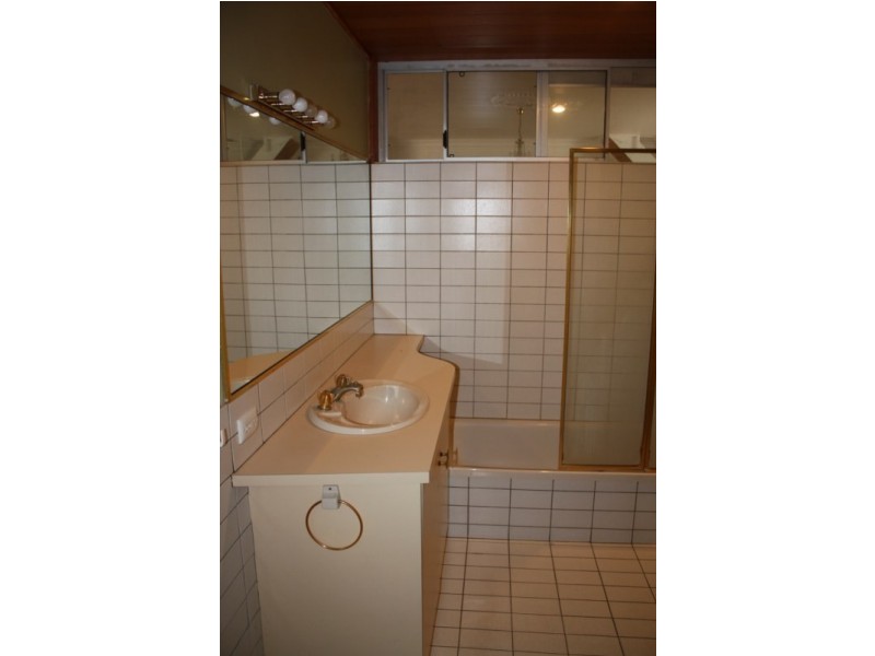 1 McCaul Street, Taringa QLD 4068