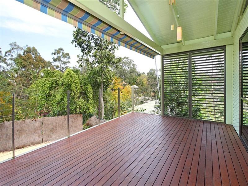 6 Robyn Street, Chapel Hill QLD 4069