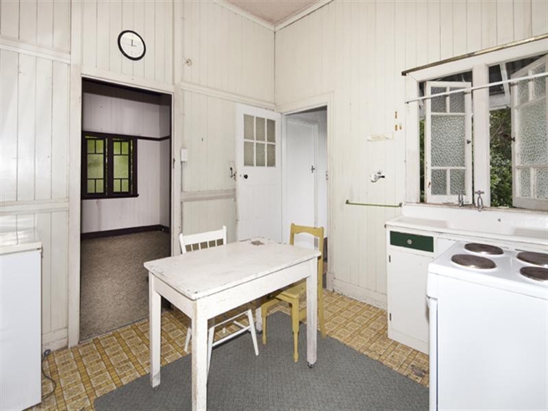 49 Disraeli Street, Indooroopilly QLD 4068