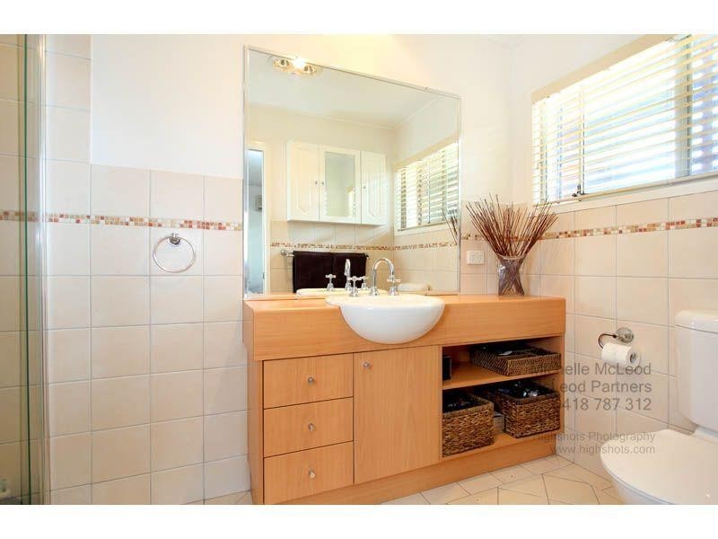 46 Euree Street, Kenmore QLD 4069
