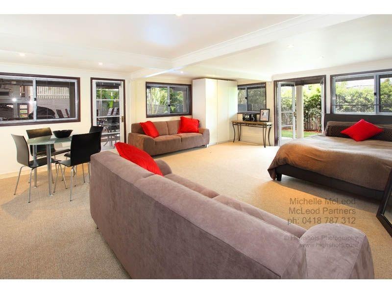 46 Euree Street, Kenmore QLD 4069