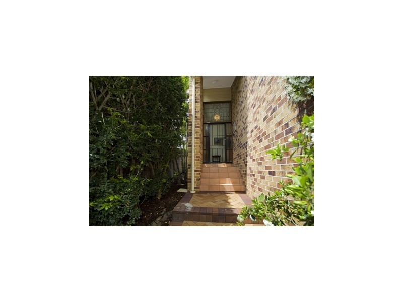 35 Macquarie Street, St Lucia QLD 4067