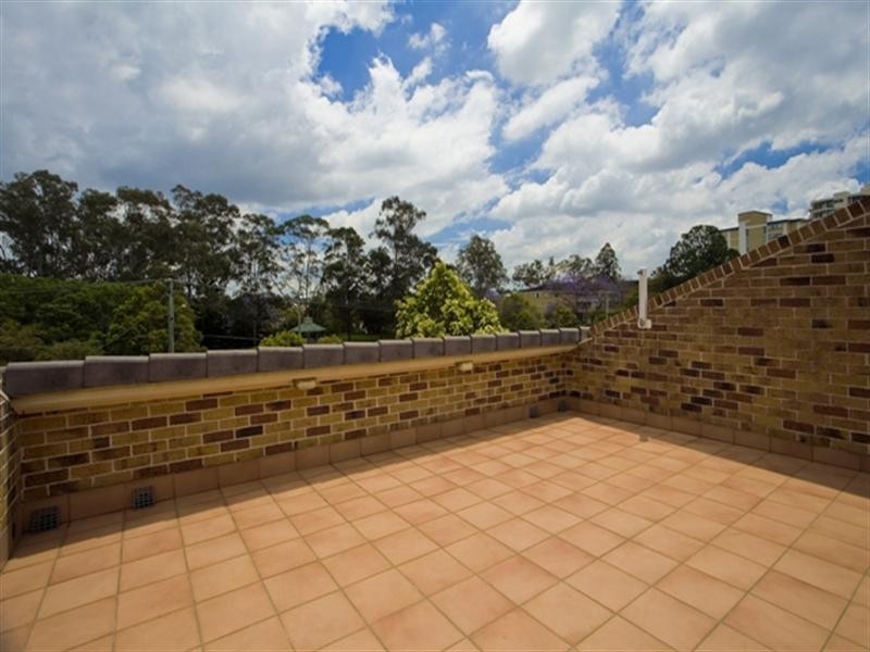 35 Macquarie Street, St Lucia QLD 4067