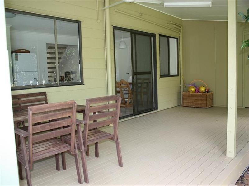 24 Farnworth Street, Chapel Hill QLD 4069