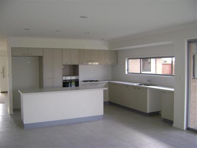 8 Silky Oak Avenue, Moggill QLD 4070