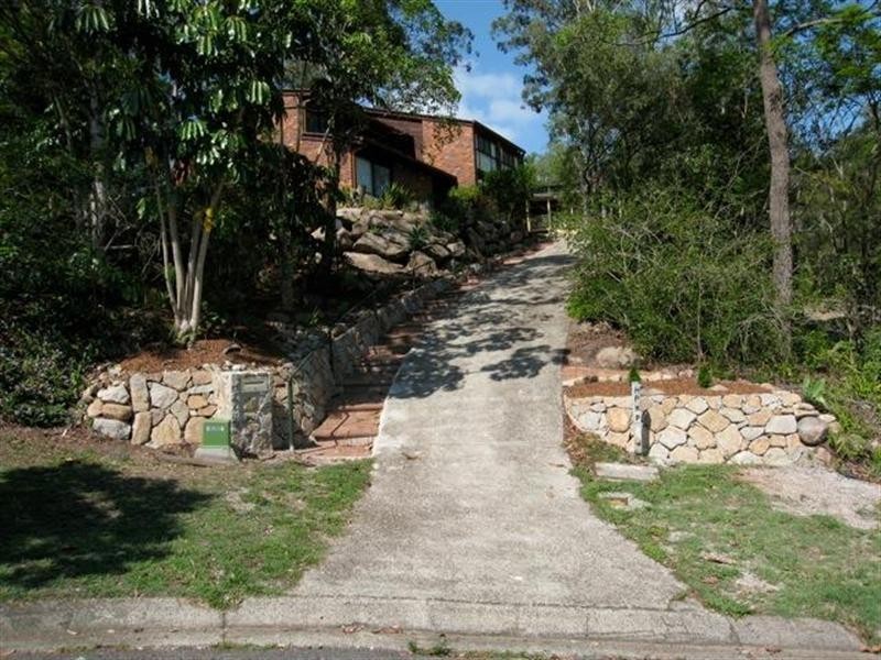 9 Pilin Place, Chapel Hill QLD 4069