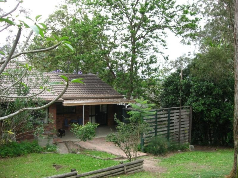 1 Twilight Street, Kenmore QLD 4069