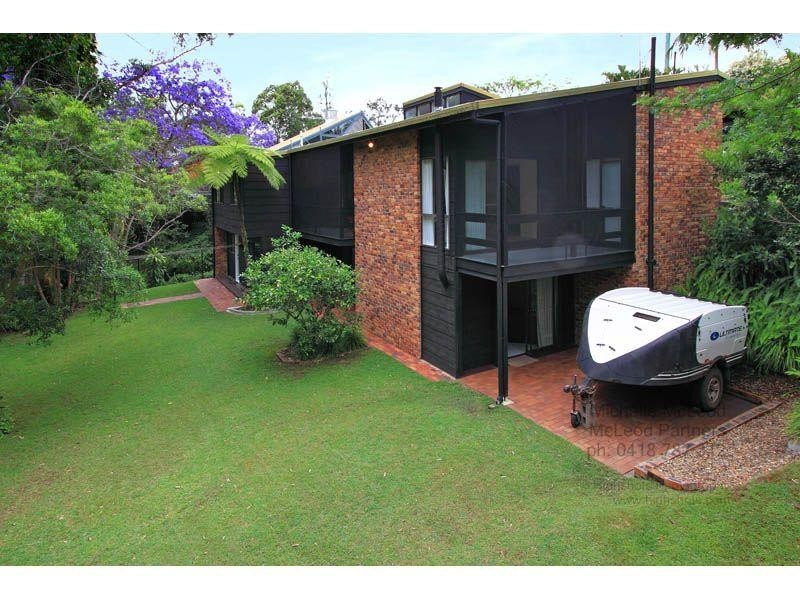 69 Chapel Hill Road, Chapel Hill QLD 4069