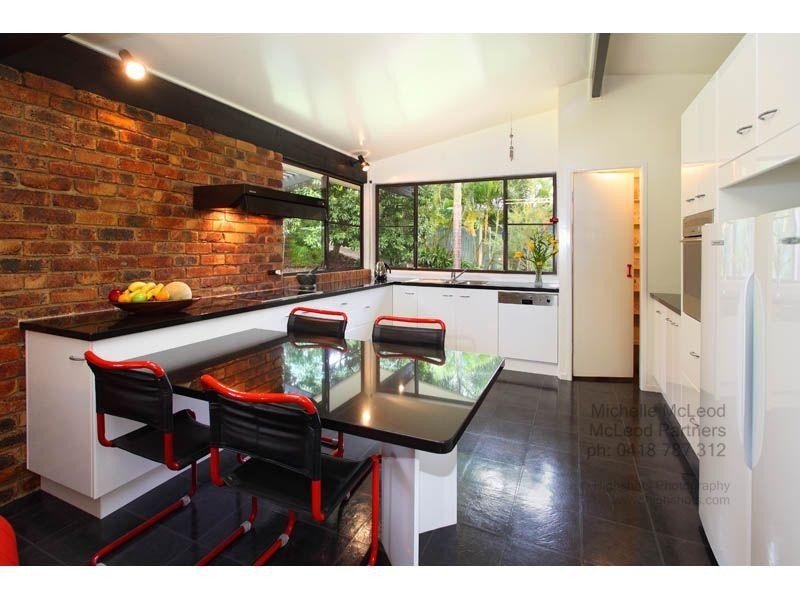 69 Chapel Hill Road, Chapel Hill QLD 4069