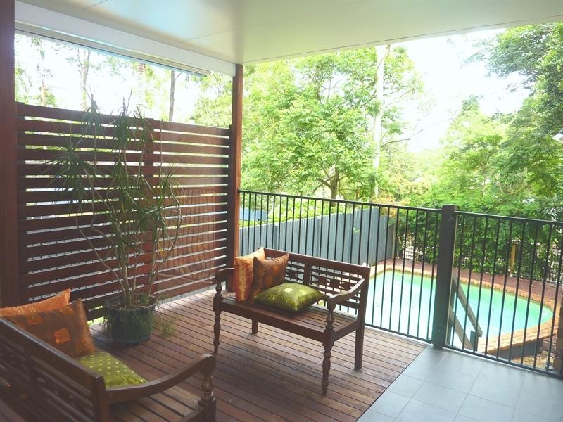 27 Kirkdale Street, Chapel Hill QLD 4069