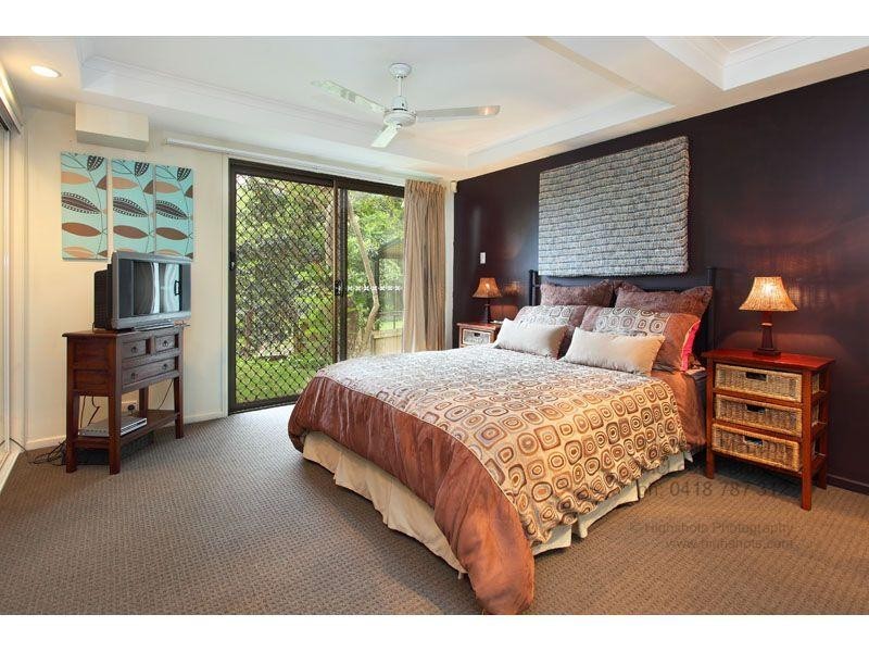 27 Kirkdale Street, Chapel Hill QLD 4069