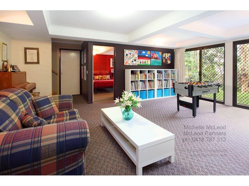 27 Kirkdale Street, Chapel Hill QLD 4069