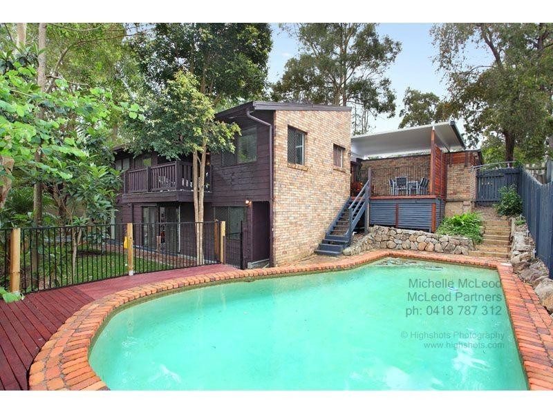 27 Kirkdale Street, Chapel Hill QLD 4069