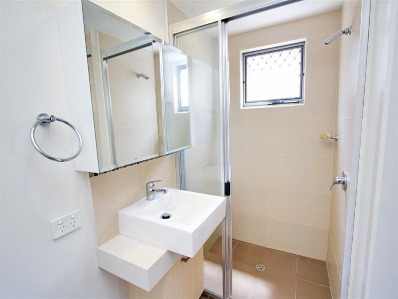 63a Douglas Street, St Lucia QLD 4067