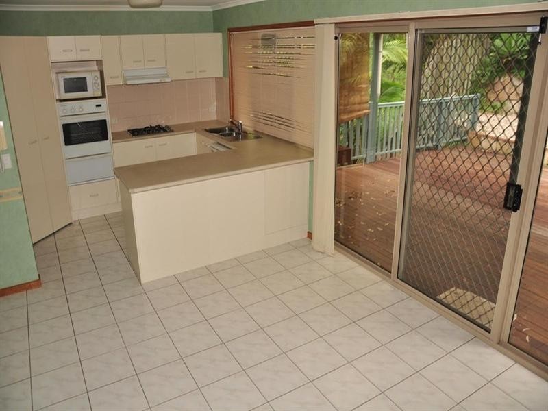 80 Orchard Terrace, St Lucia QLD 4067