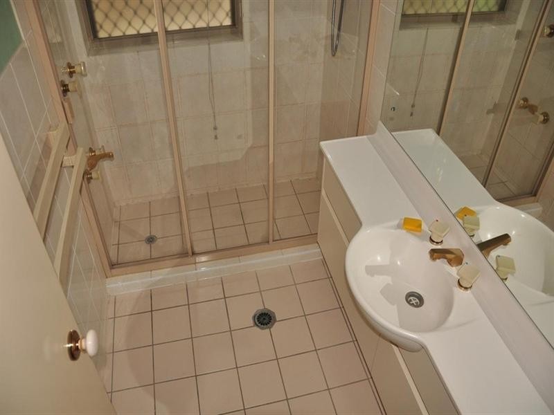 80 Orchard Terrace, St Lucia QLD 4067